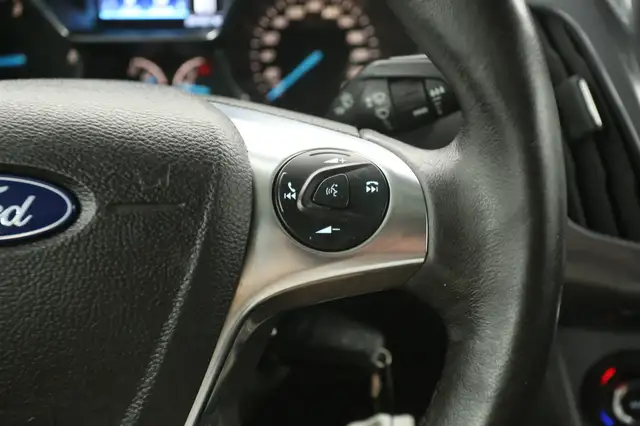 Ford Transit Connect view 15