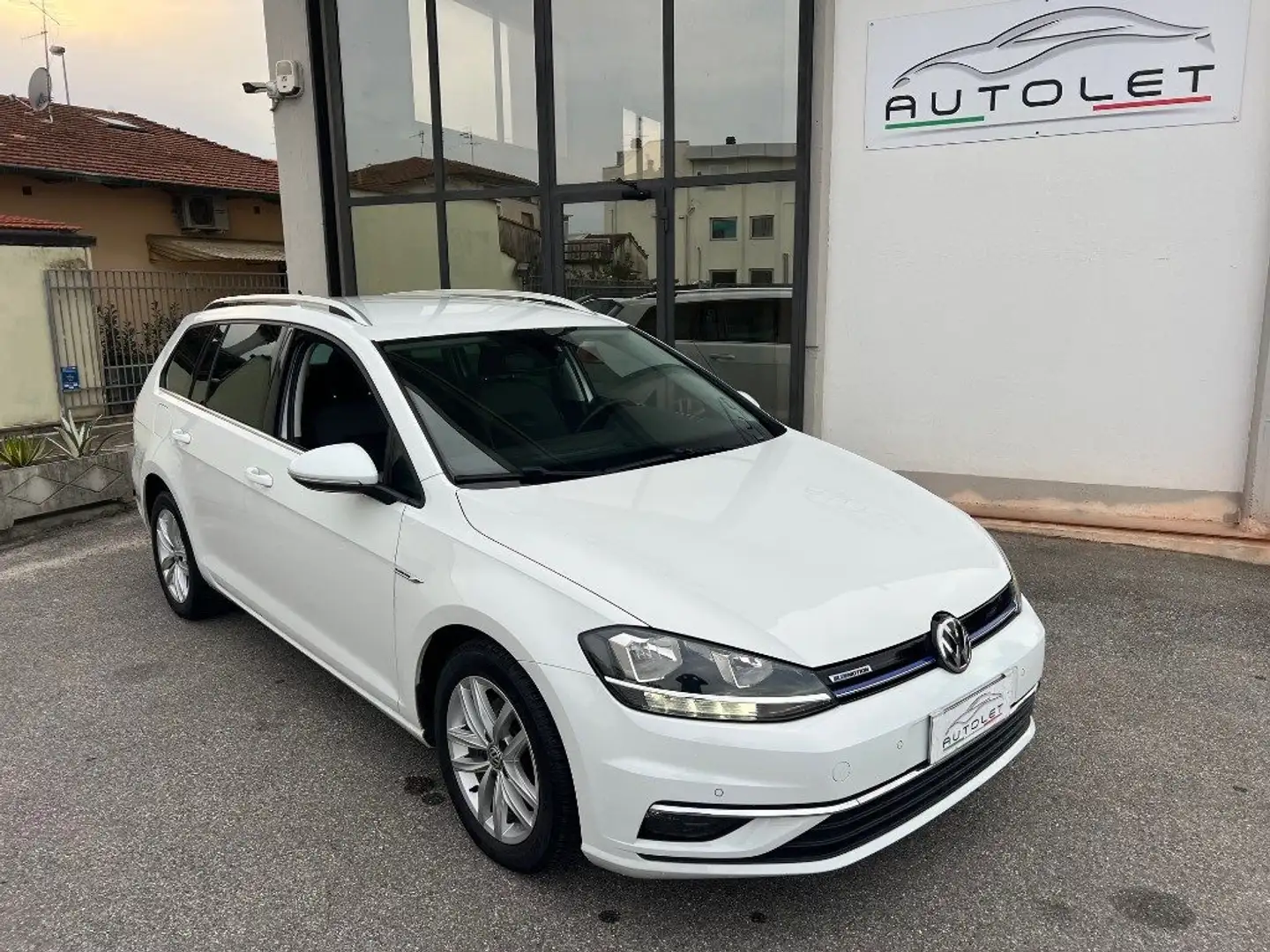 Volkswagen Golf SW 1.4 TGI Executive BlueMotion Bianco - 1