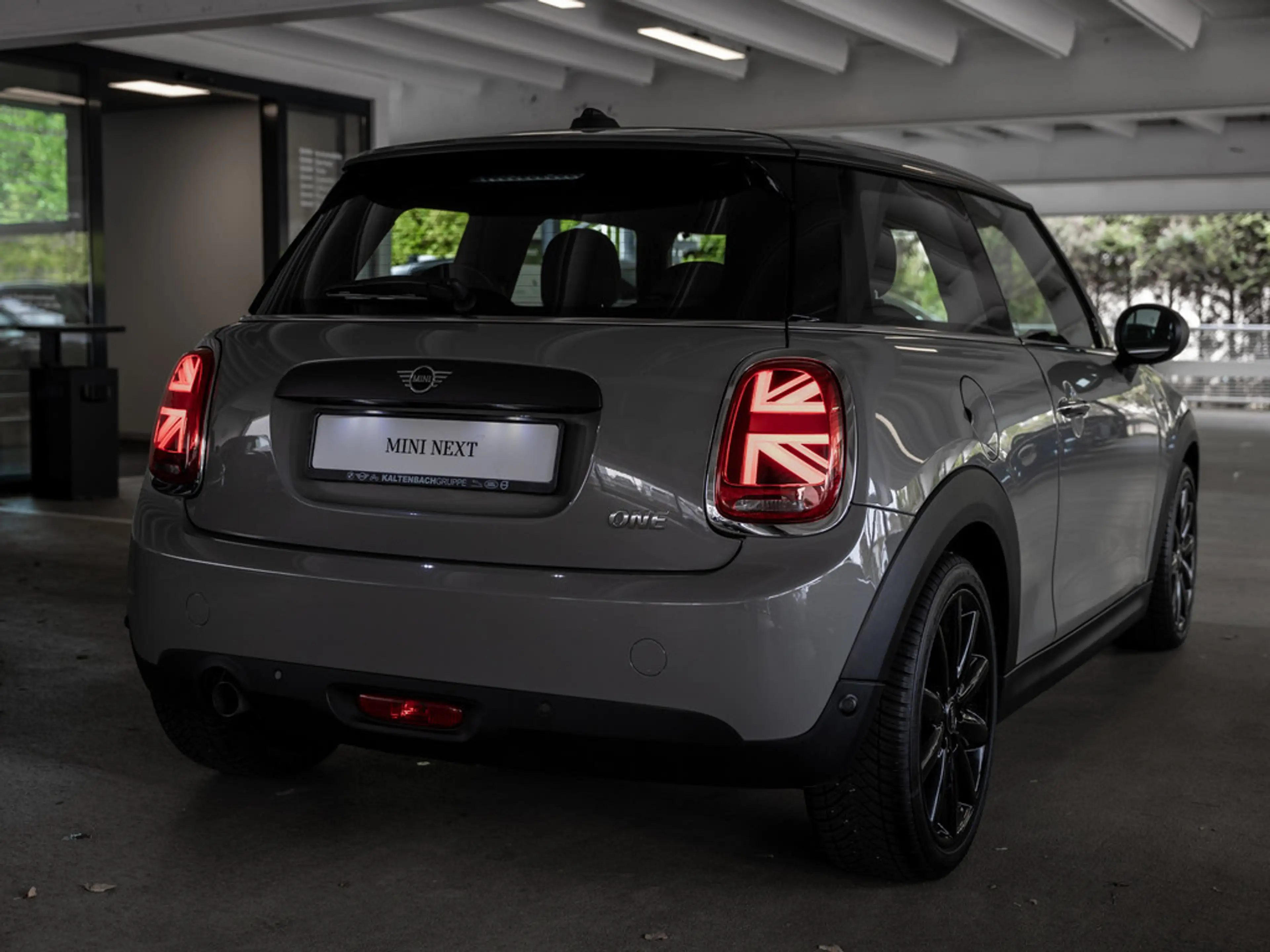 MINI One FACELIFT LED SCHEINWERFER SHZ PDC KLIMA — photo 6