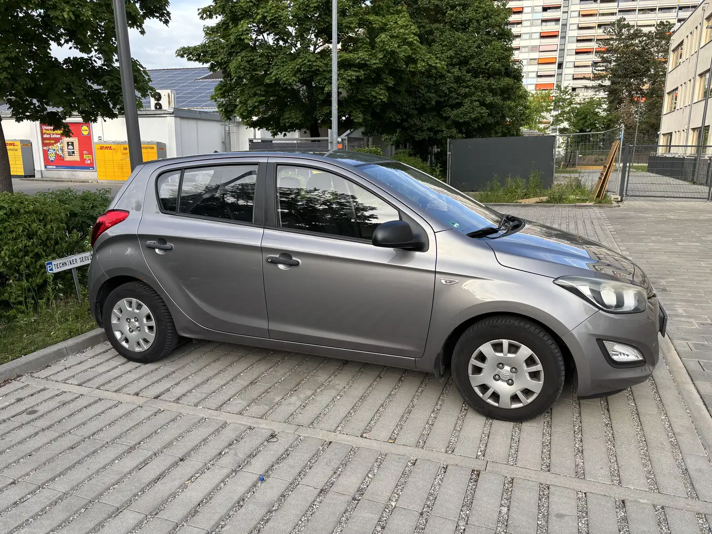Hyundai i20 Classic Šedá - 1