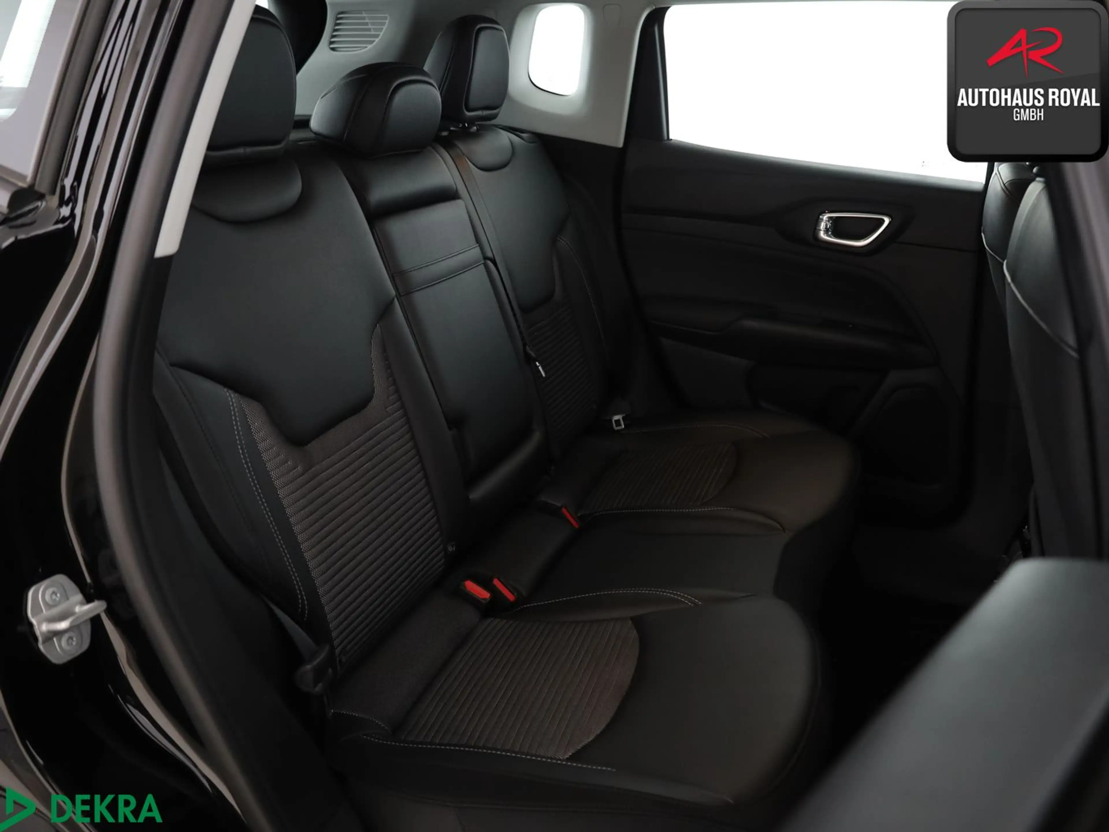 Jeep Compass 1.5 GSE e-Hybrid ALTITUDE 360°,ACC,1.HD — photo 12