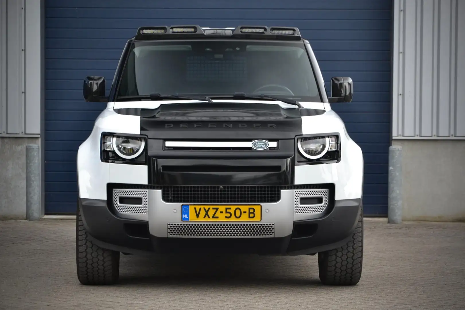 Land Rover Defender 3.0 D250 110 / Grijs Kenteken / NL Auto / 1e Eig. Wit - 2