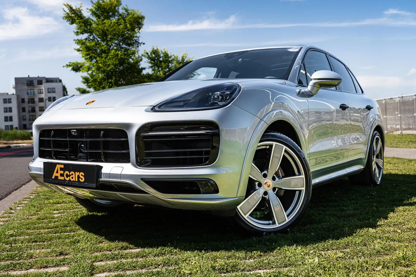 Porsche Cayenne SUV/ SPORT EXHAUST / BELGIAN/ 1OWNER/ VAT /2.000KM Zilver - 2