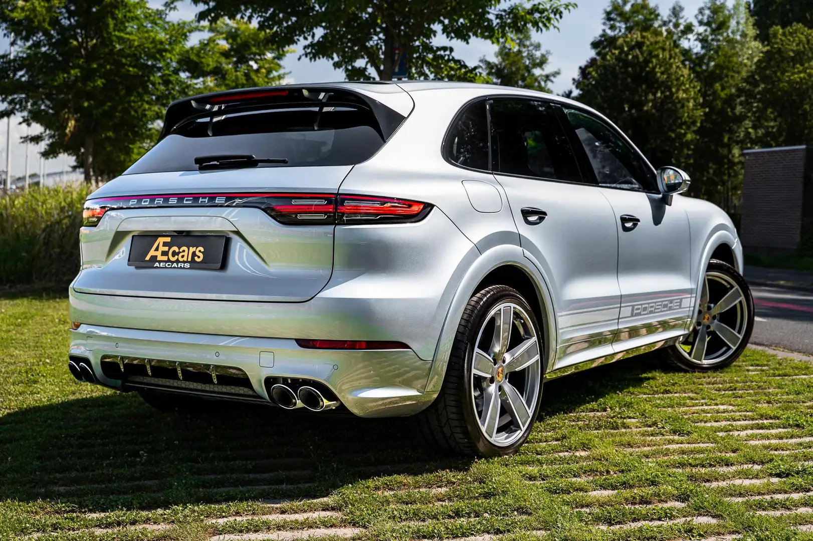 Porsche Cayenne SUV/ SPORT EXHAUST / BELGIAN/ 1OWNER/ VAT /2.000KM Zilver - 1