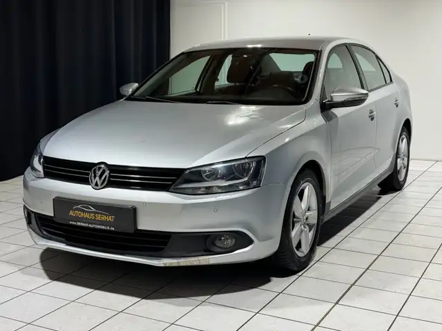 Volkswagen Jetta 1.2 TSI Comfortline *PDC*TEMP*SITZHZ*MFL*