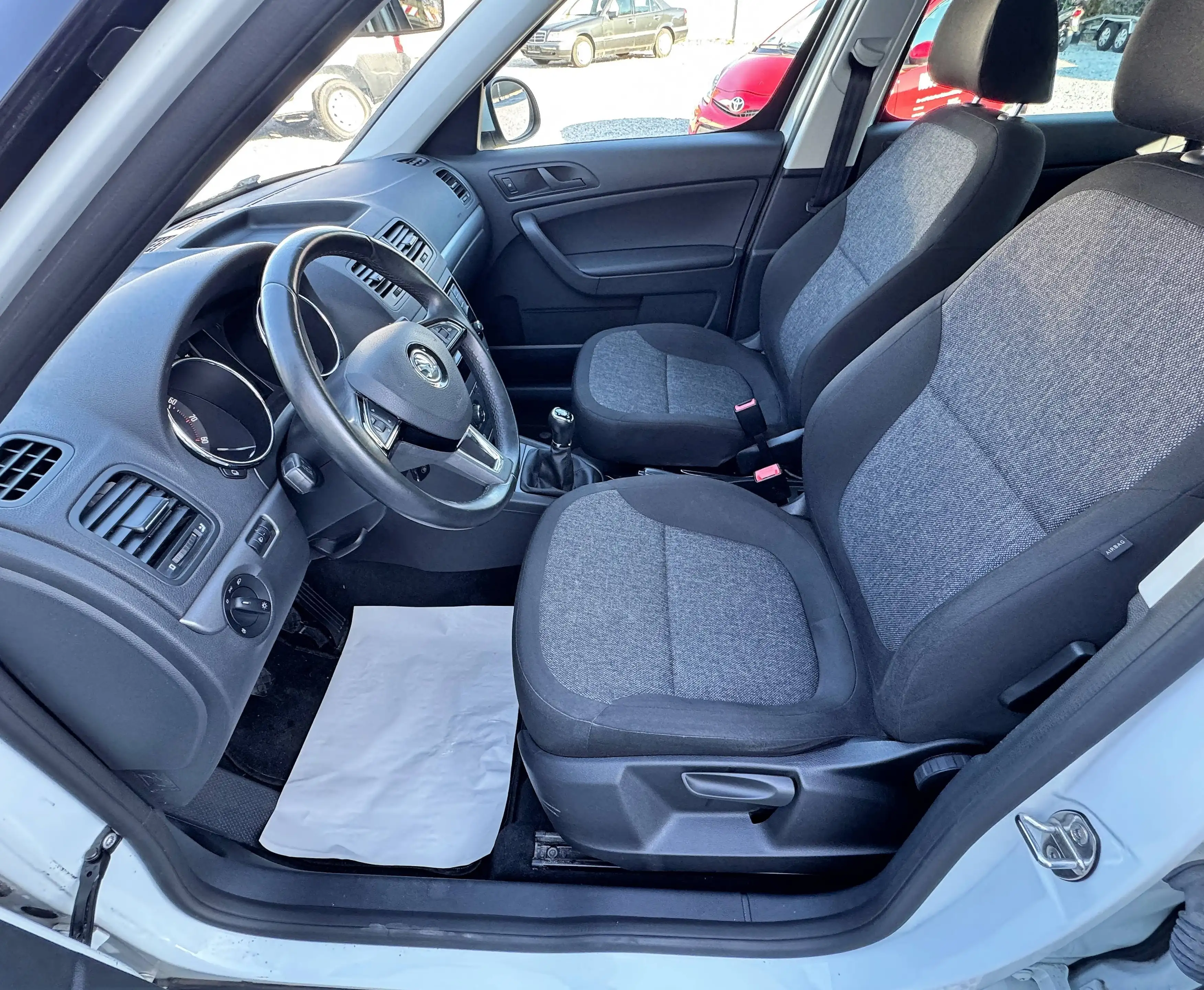 Skoda Yeti Cool Edition — photo 7