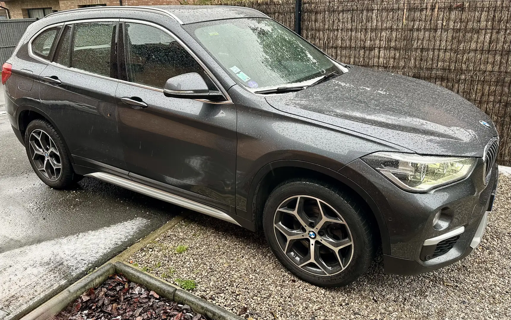 BMW X1 X1 sDrive 18i 140 ch DKG7 xLine Gris - 2