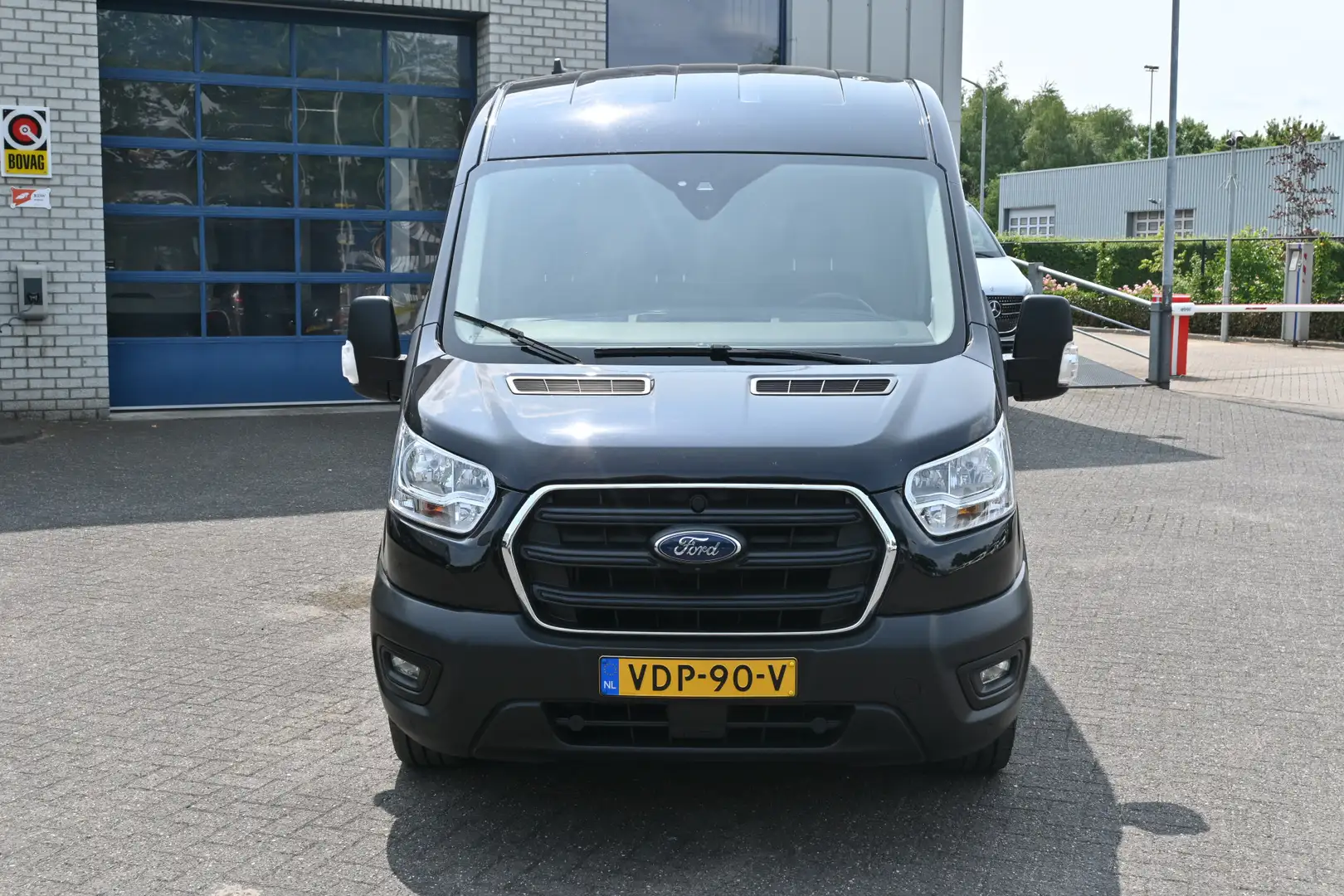 Ford Transit 350 L3H2 Trend 130 pk 2.0 TDCI Adaptive cruise con Černá - 2