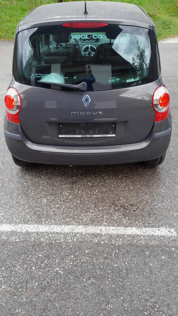 Renault Modus 1,6 16V Automatik Grau - 2