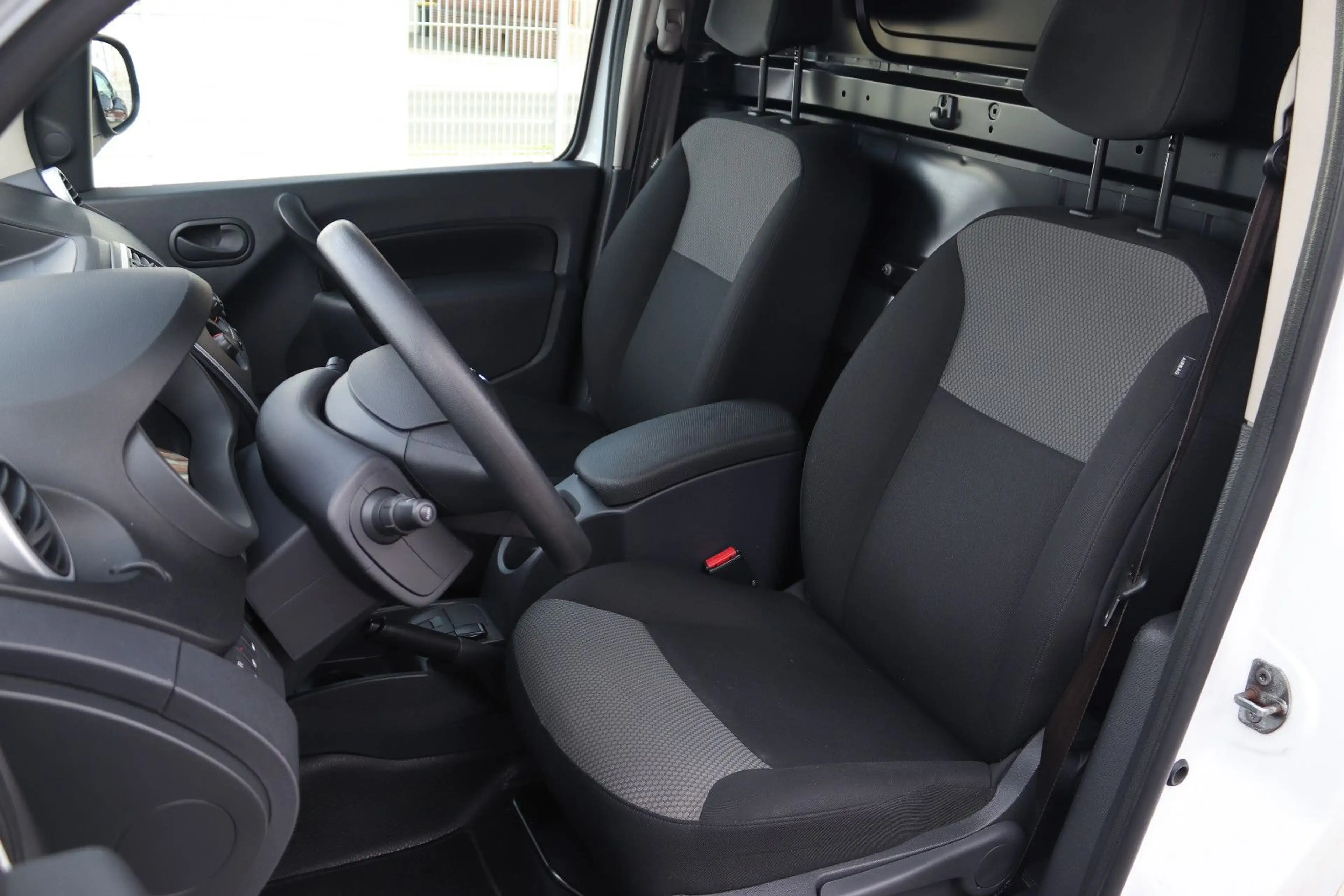 Nissan NV250 Kastenwagen L2H1 2,2t*KAMERA*TEMPO*KLIMA* — photo 9