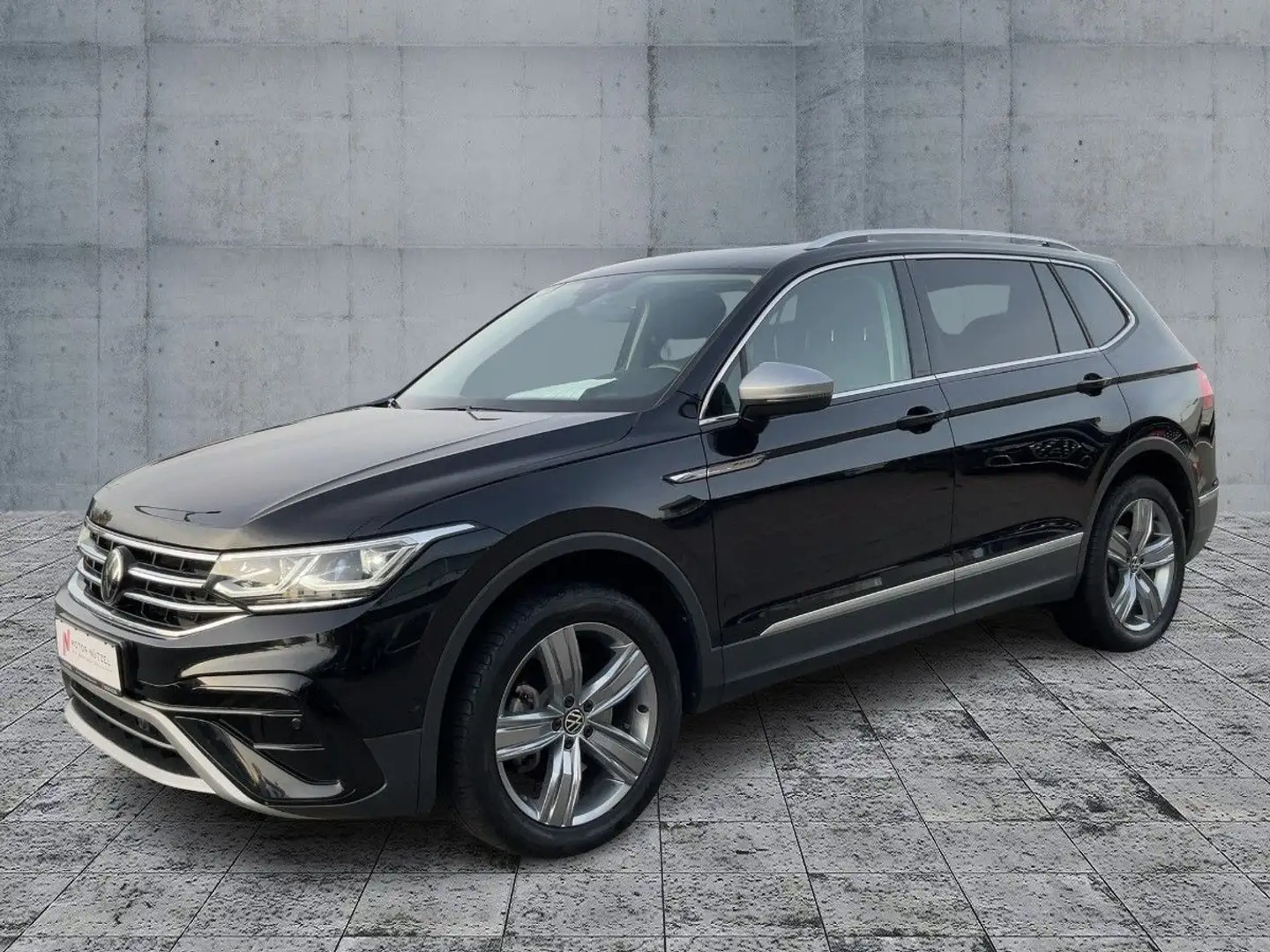 Volkswagen Tiguan Allspace 2.0 TDI 4M IQ+NAV+AHK+PANO+7SITZ Schwarz - 2