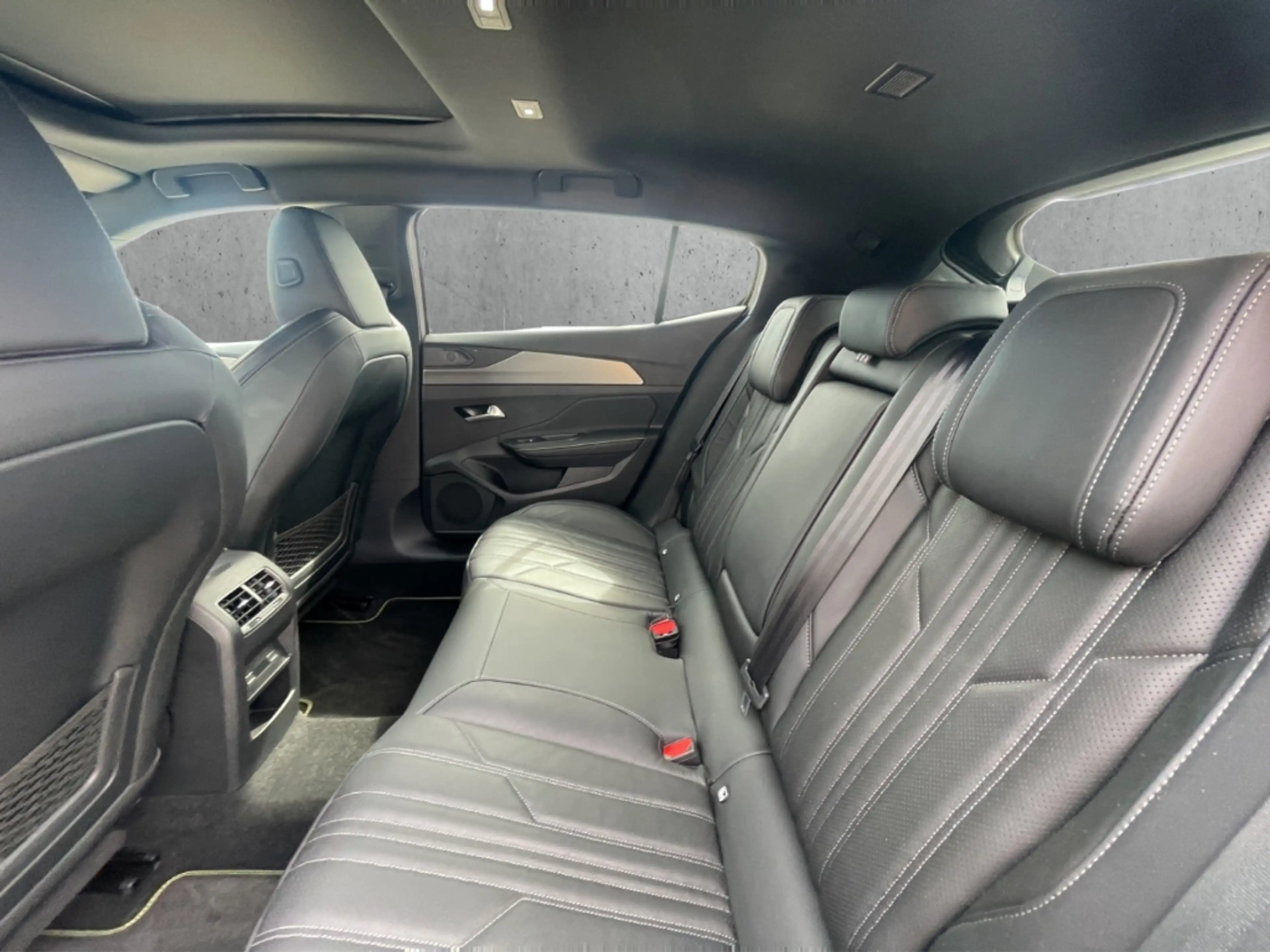 Peugeot 408 GT PT 130 EAT8 El. Panodach El. Sitz Focal Kamera — photo 8