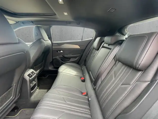 Peugeot 408 view 8