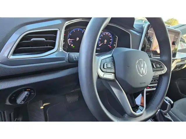 Volkswagen T-Roc view 6
