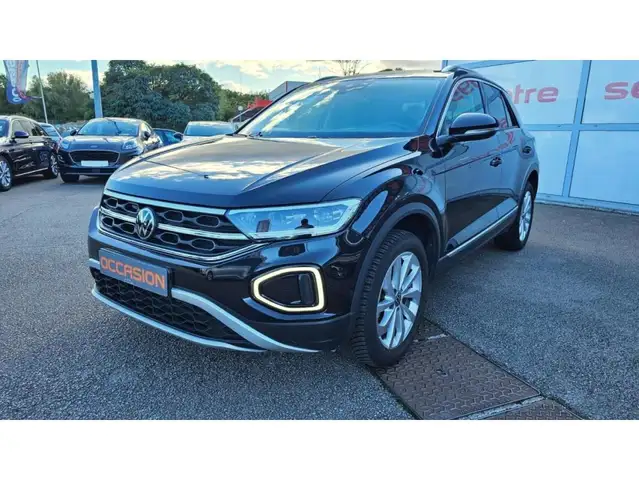 Volkswagen T-Roc view 14