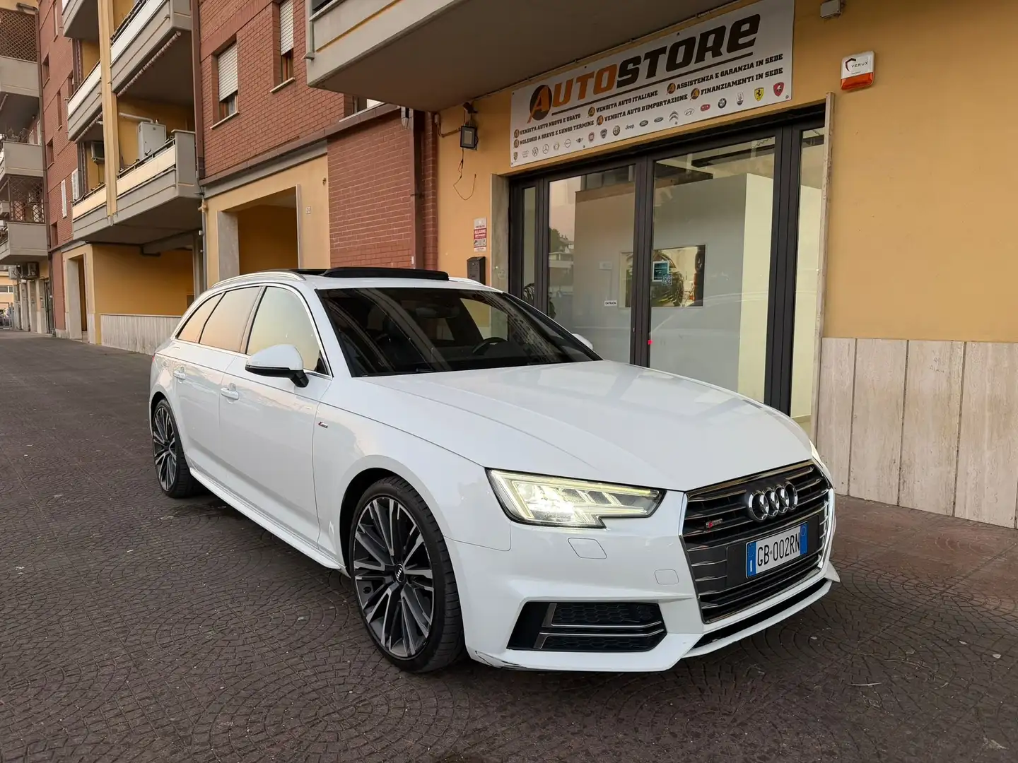Audi A4 A4 Avant 40 2.0 tdi S-LINE 190cv s-tronic Wit - 1