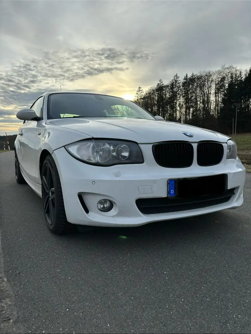BMW 116 116i - Tüv bis April 2025 Weiß - 1