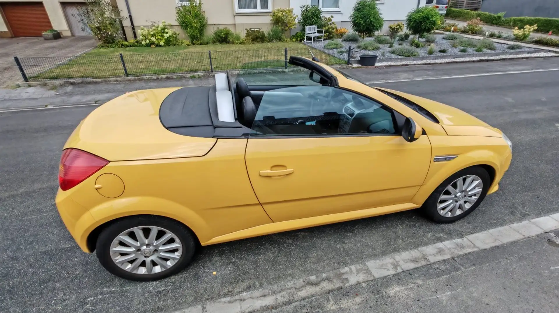 Opel Tigra 1.8 TwinTop Gelb - 2