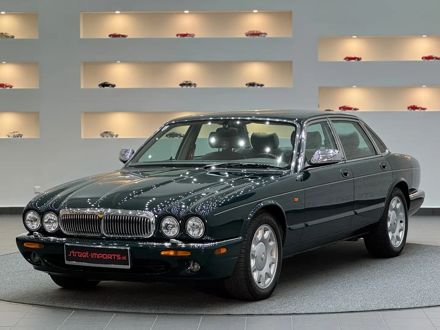 Jaguar XJ8 4,0 V8 Executive Sovereign *British Racing Green* Grün - 1