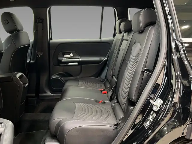 Mercedes-Benz GLB view 9