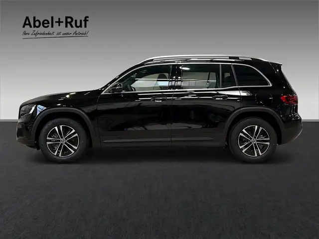 Mercedes-Benz GLB view 4