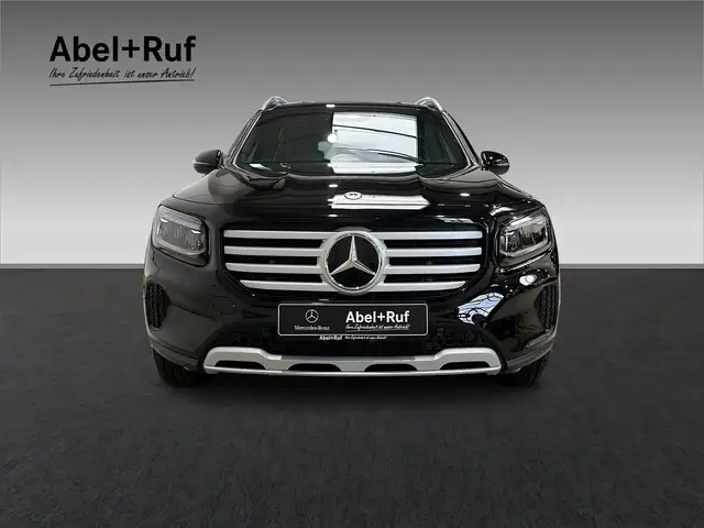 Mercedes-Benz GLB view 2