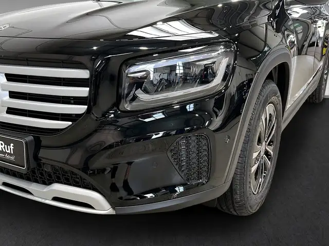 Mercedes-Benz GLB view 15