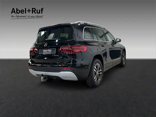 Mercedes-Benz GLB view 5
