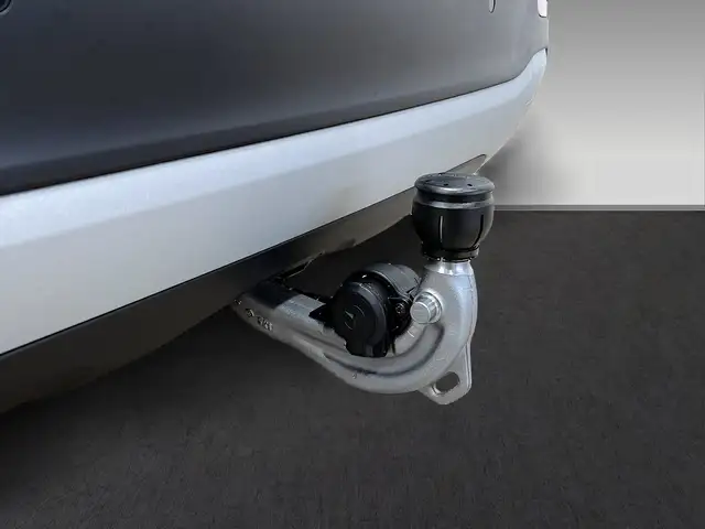 Mercedes-Benz GLB view 12