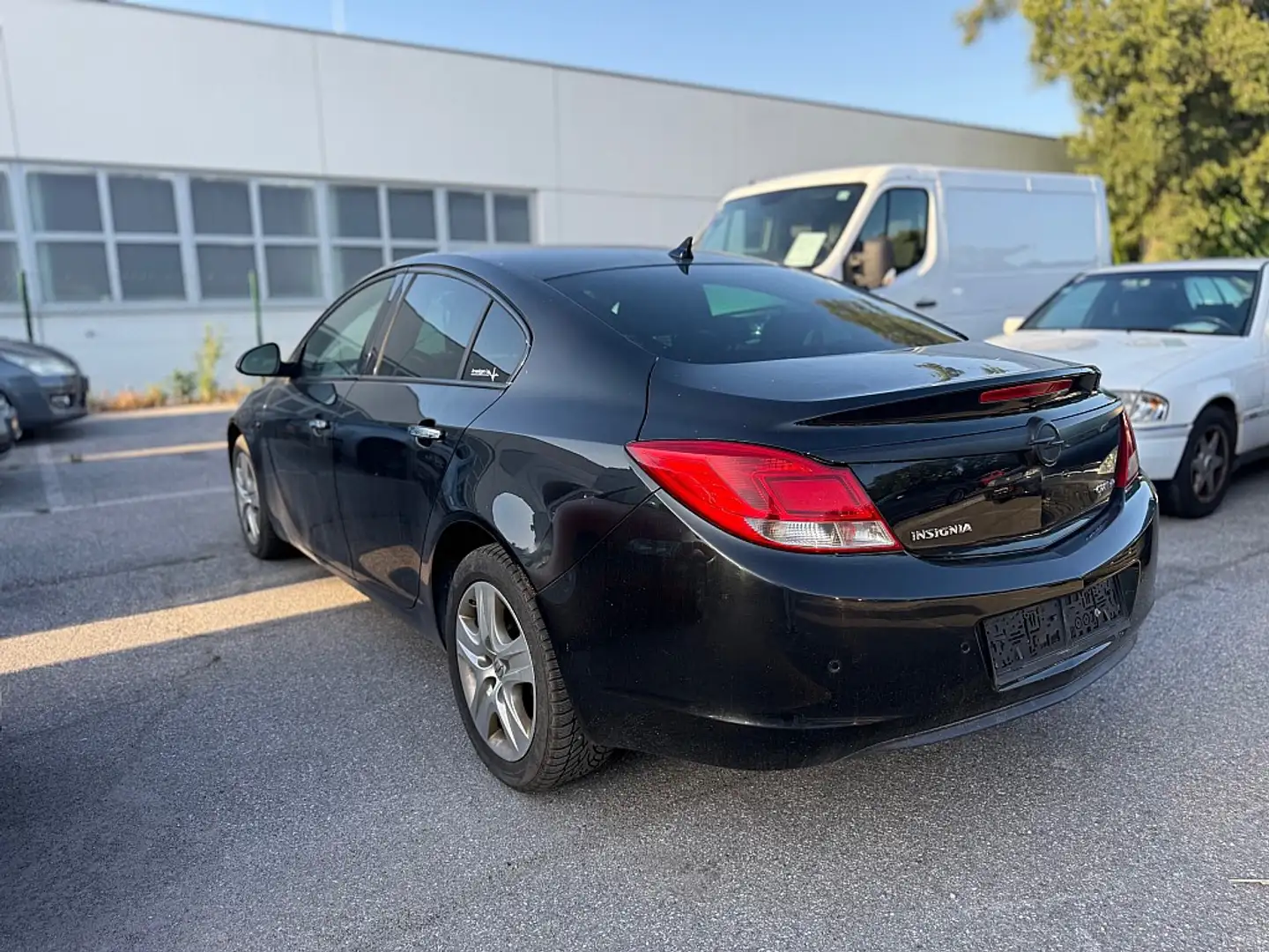 Opel Insignia 2,0 CDTI DPF Cosmo Ecotec Allrad |PICKERL BIS 0... Schwarz - 2