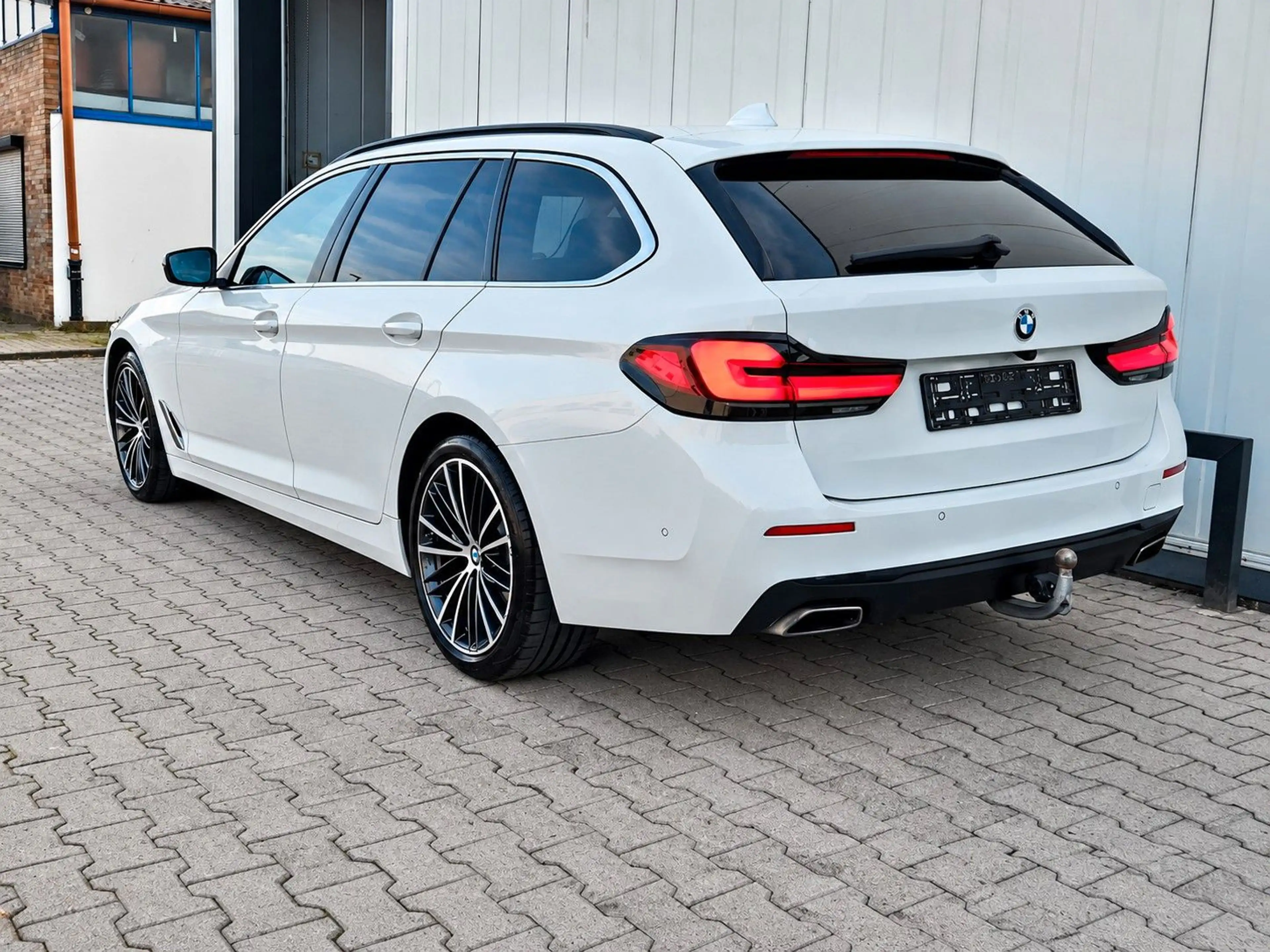 BMW 540 d xDr.*HUD*ACC*STANDHEIZUNG*AHK*Adp.FAHRWERK — photo 5