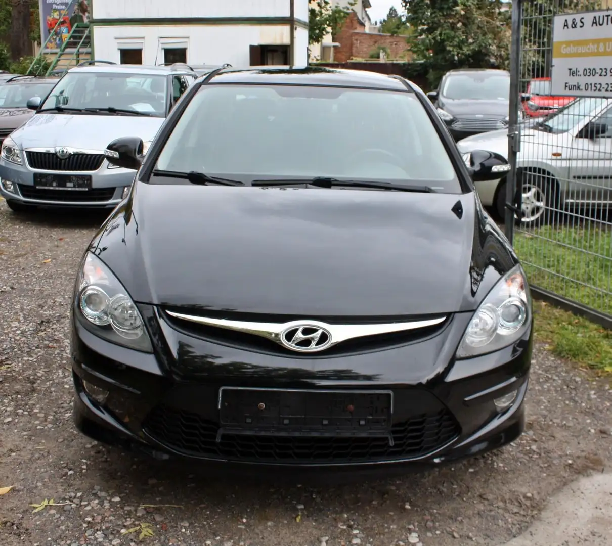 Hyundai i30 Classic / 1.Hand/TÜV/AU 04/2027 Noir - 2