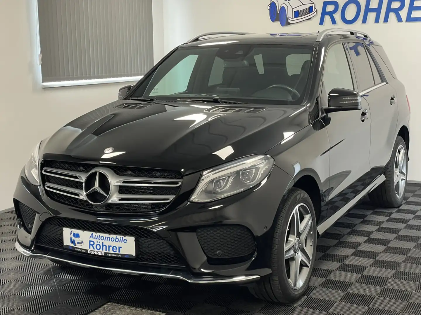 Mercedes-Benz GLE 350 d 9G 4Matic BlueTEC AMG-Line LED AHK Schwarz - 2