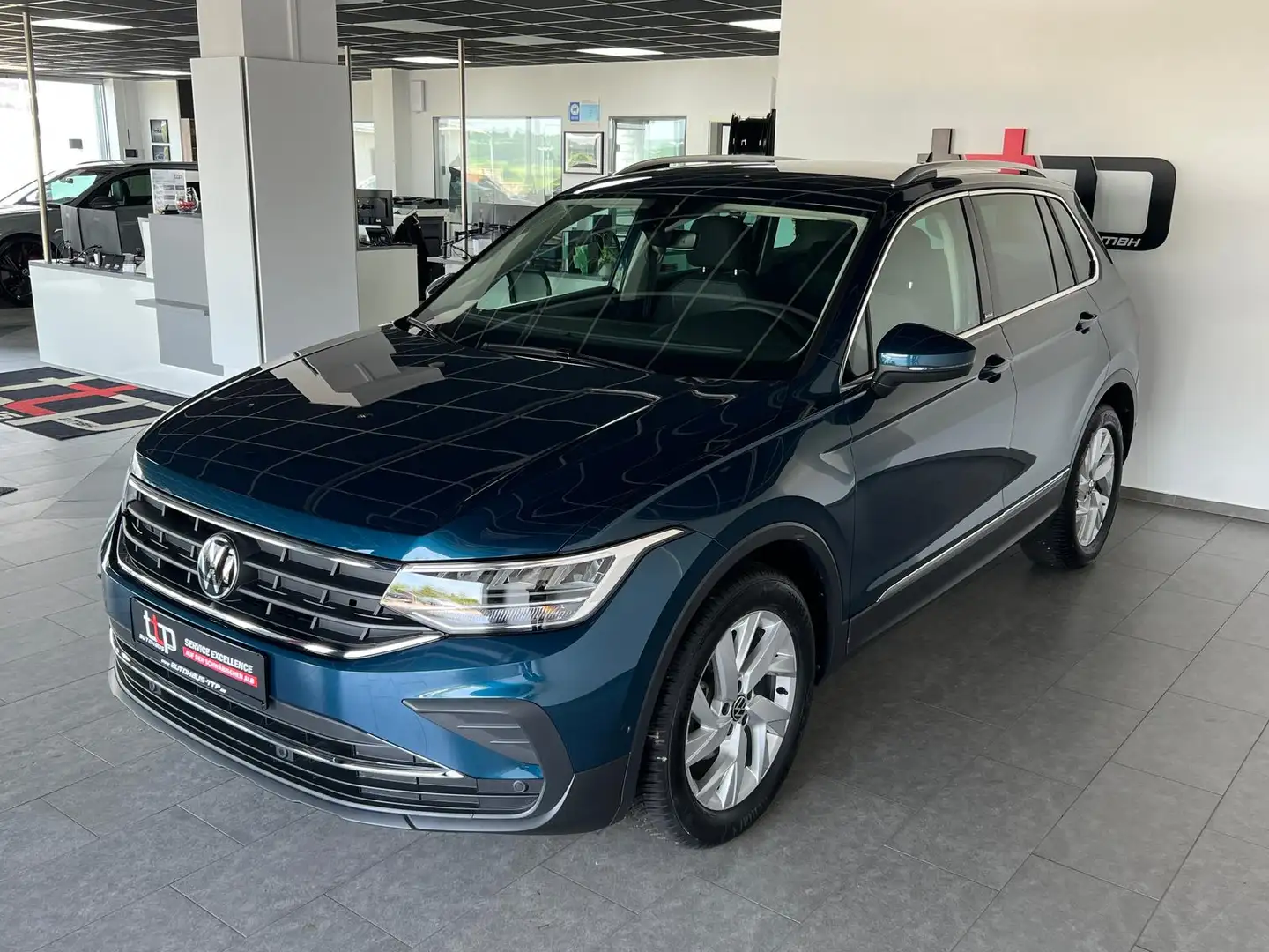 Volkswagen Tiguan 1.5 TSI Move 5-J-GARANTIE StandheizungACC Bleu - 2
