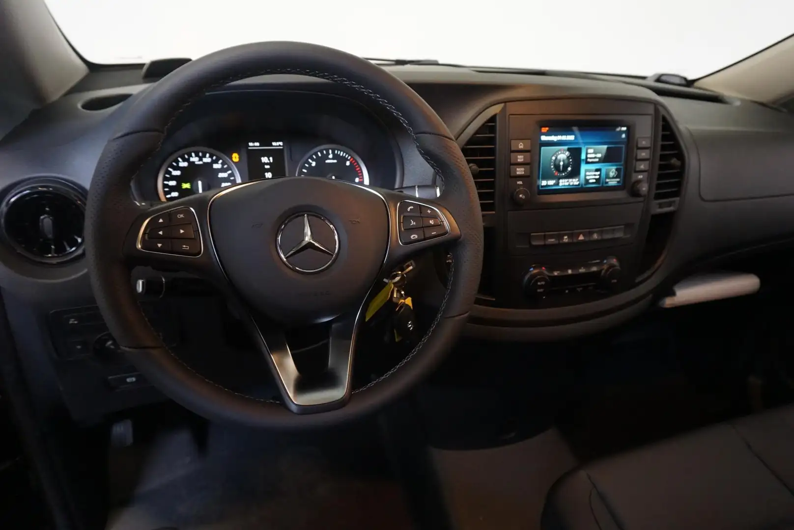 Mercedes-Benz Vito 114 CDI Lang Dubbele Cabine Automaat Airco Navigat Noir - 2