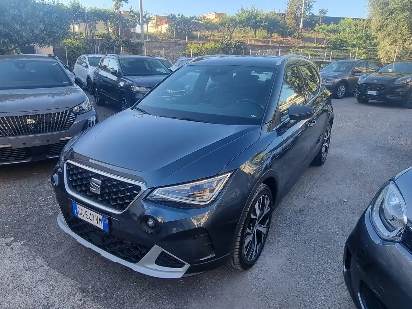 SEAT Arona 1.0 EcoTSI XPERIENCE Gris - 2