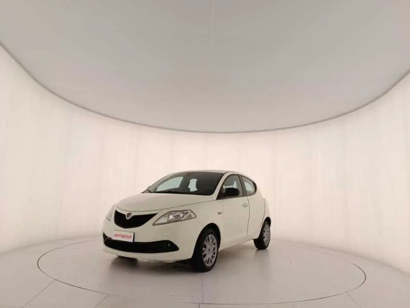 Lancia Ypsilon III 2015 1.0 hybrid Gold s&s 70cv Bianco - 1