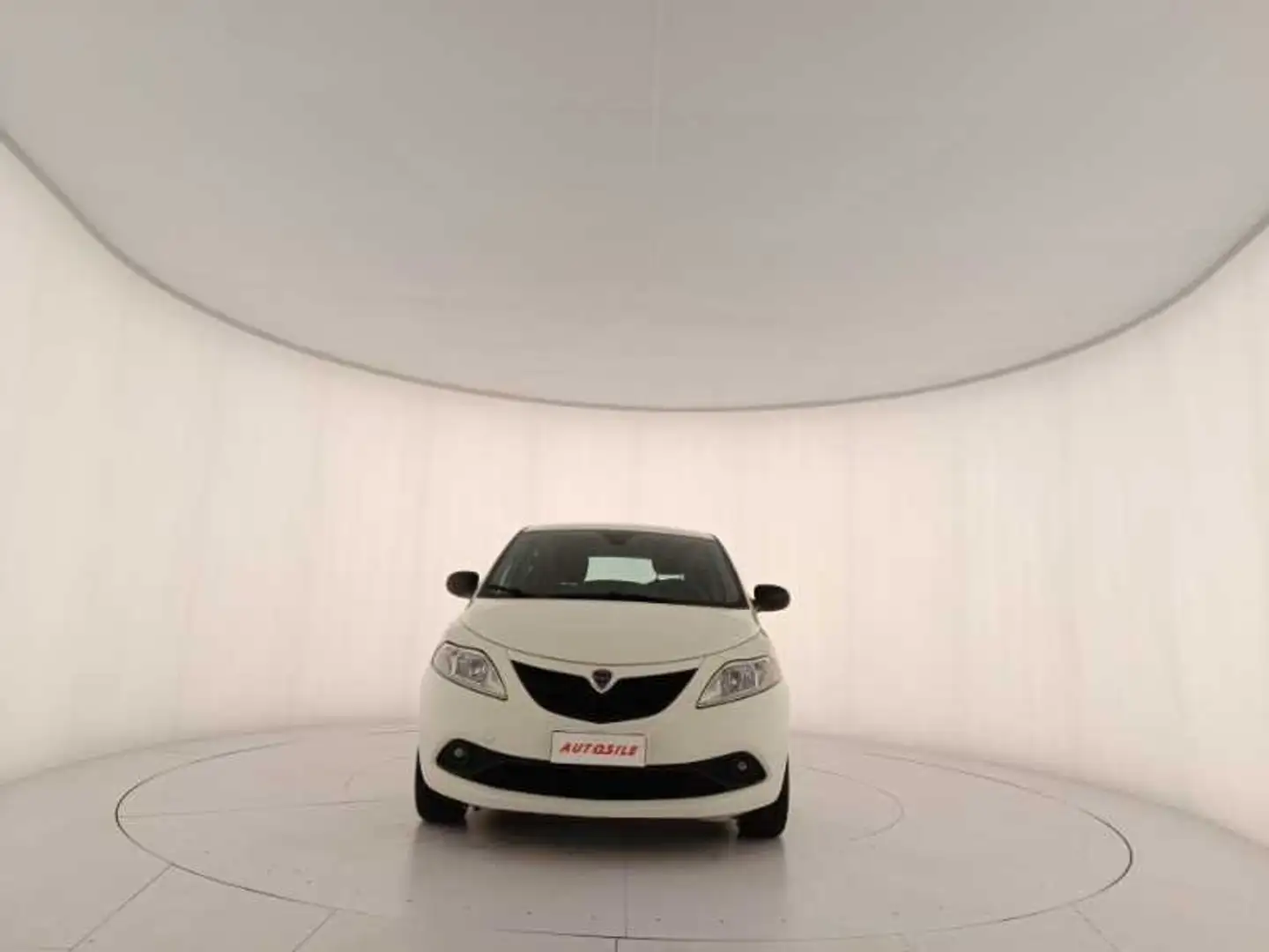 Lancia Ypsilon III 2015 1.0 hybrid Gold s&s 70cv Bianco - 2