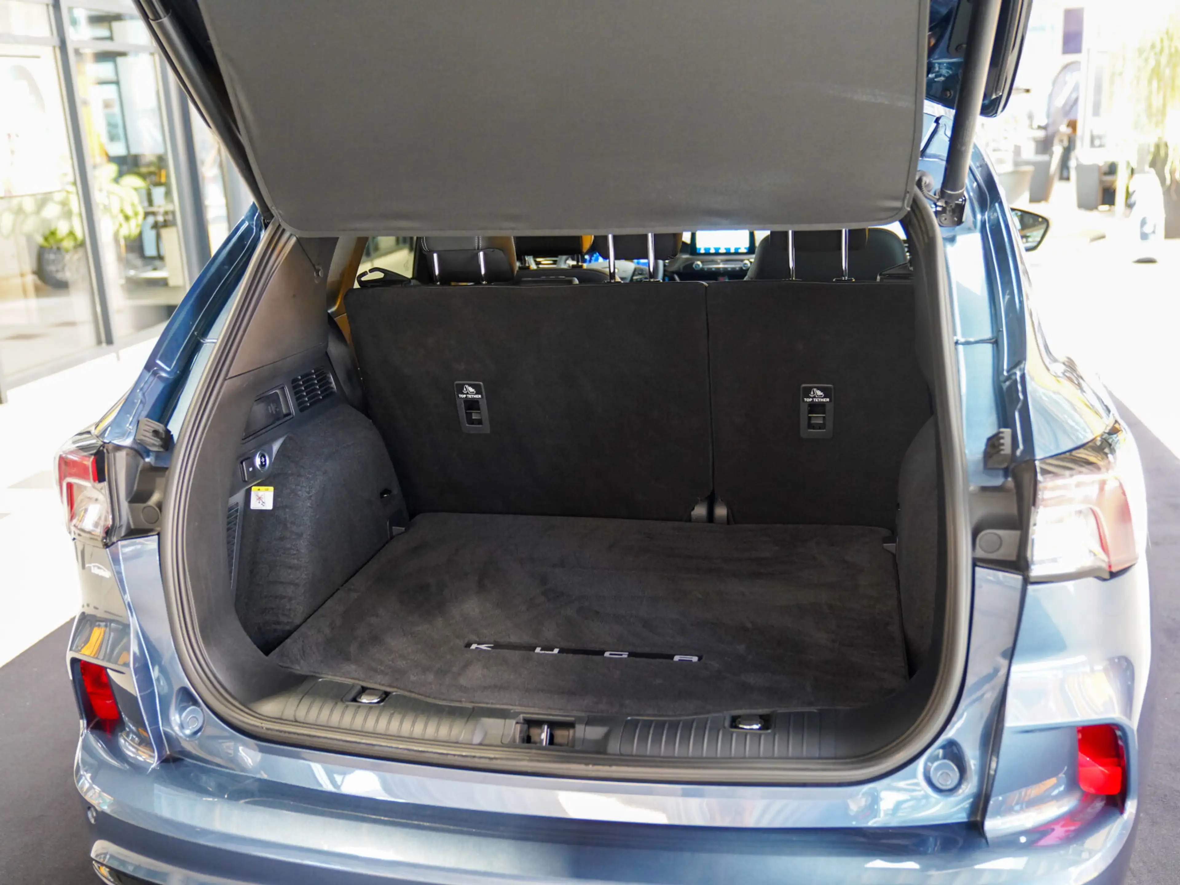 Ford Kuga 2.0 Vignale Leder Head-up AHK Standheizung — photo 5