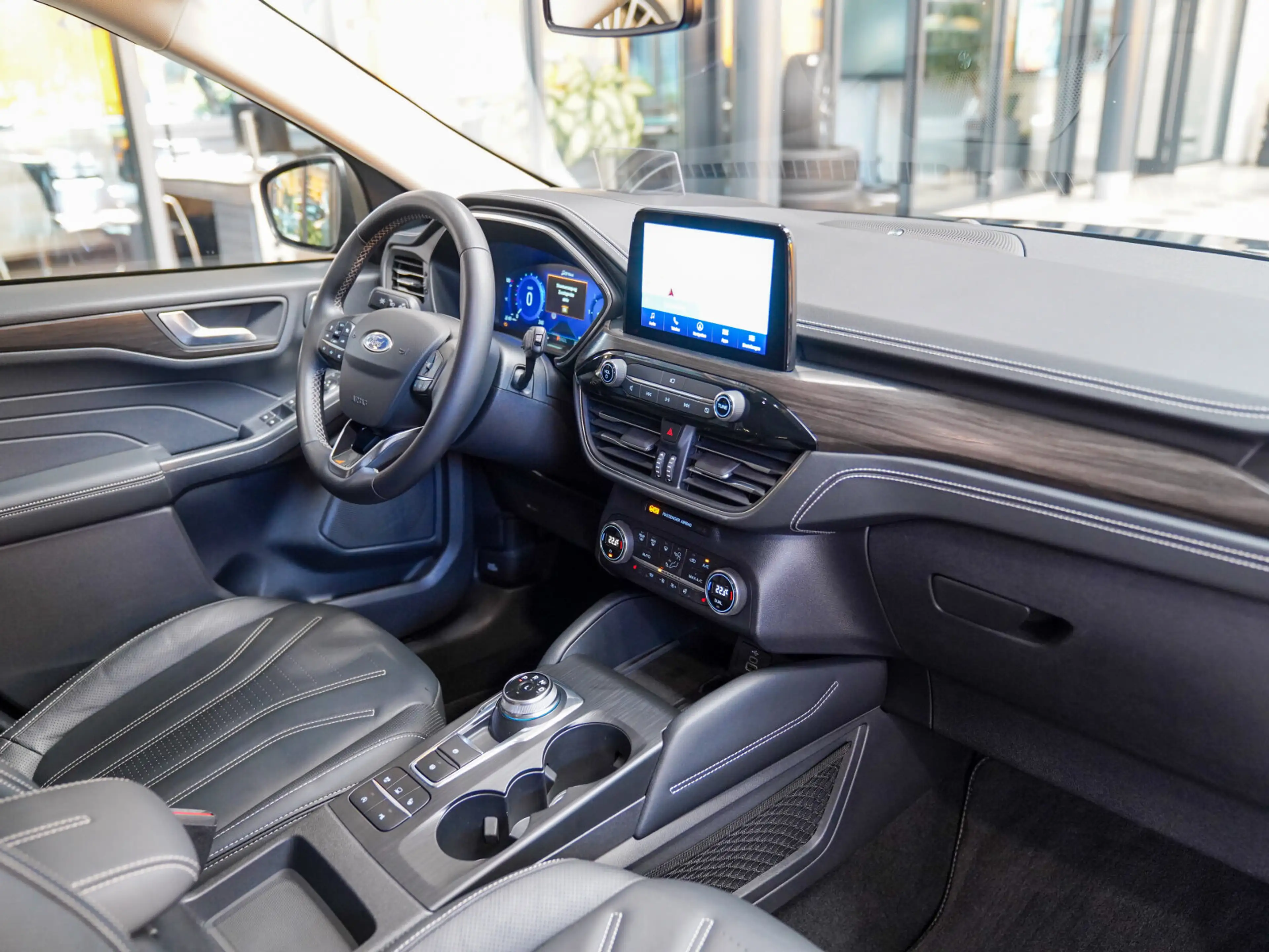 Ford Kuga 2.0 Vignale Leder Head-up AHK Standheizung — photo 11