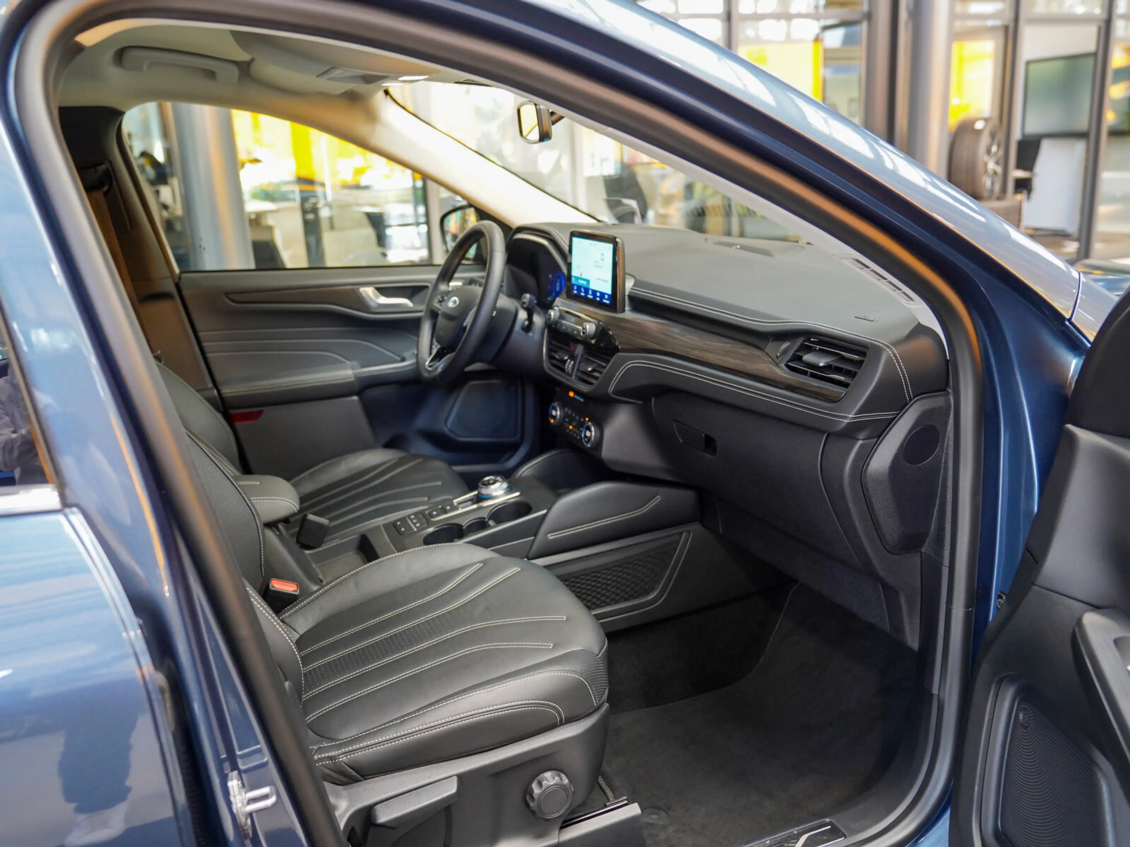 Ford Kuga 2.0 Vignale Leder Head-up AHK Standheizung — photo 10