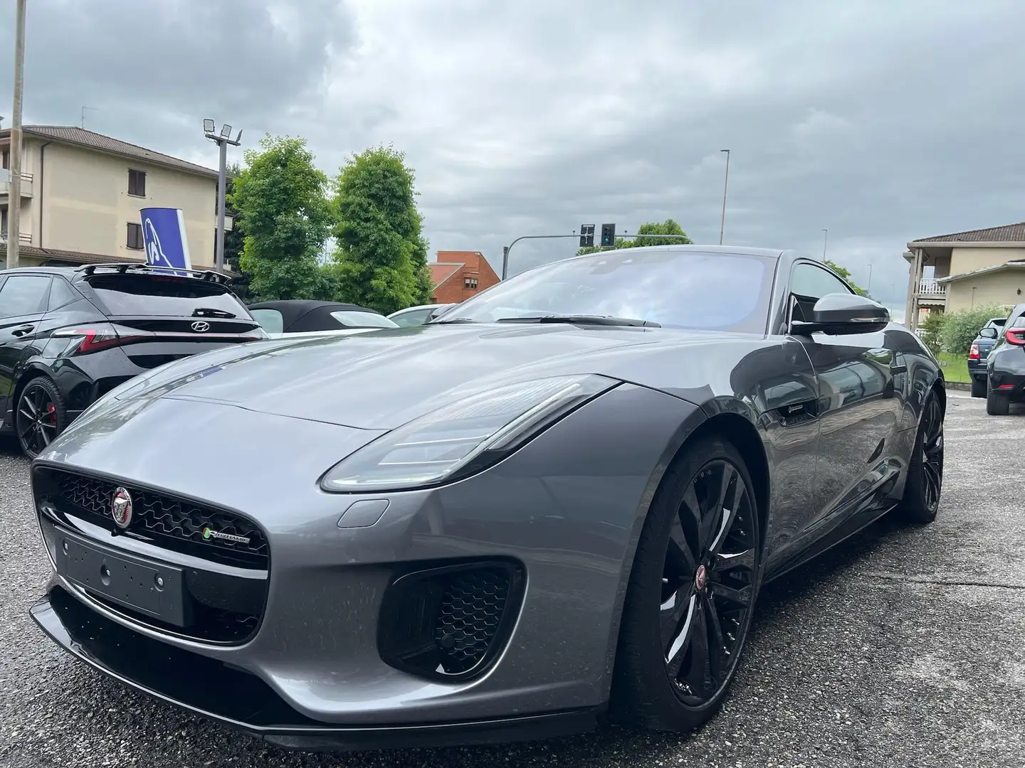 Jaguar F-Type Coupe 2.0 i4 R-Dynamic rwd 300cv auto my20 Gris - 1