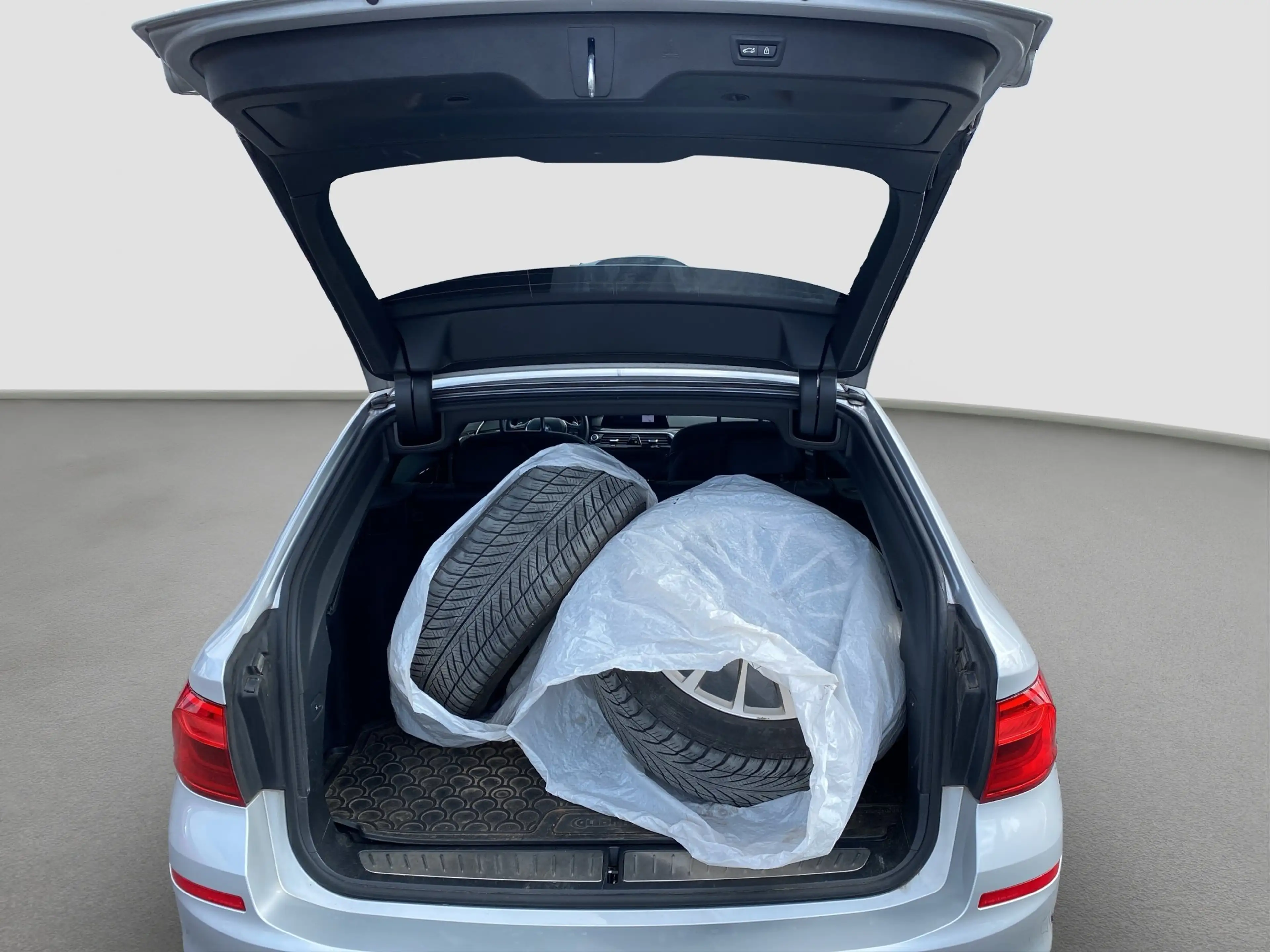 BMW 520 d Touring +nur an Händler/Export+ — photo 9