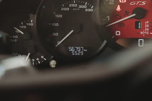 Porsche 911 view 21