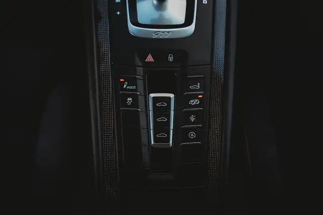 Porsche 911 view 18