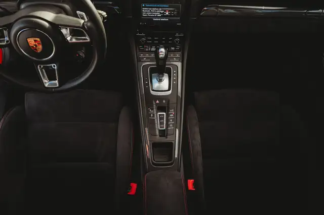 Porsche 911 view 28