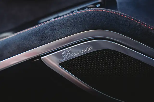 Porsche 911 view 17