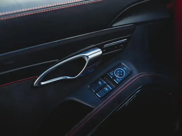 Porsche 911 view 12