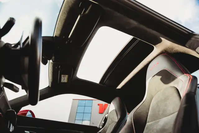 Porsche 911 view 30