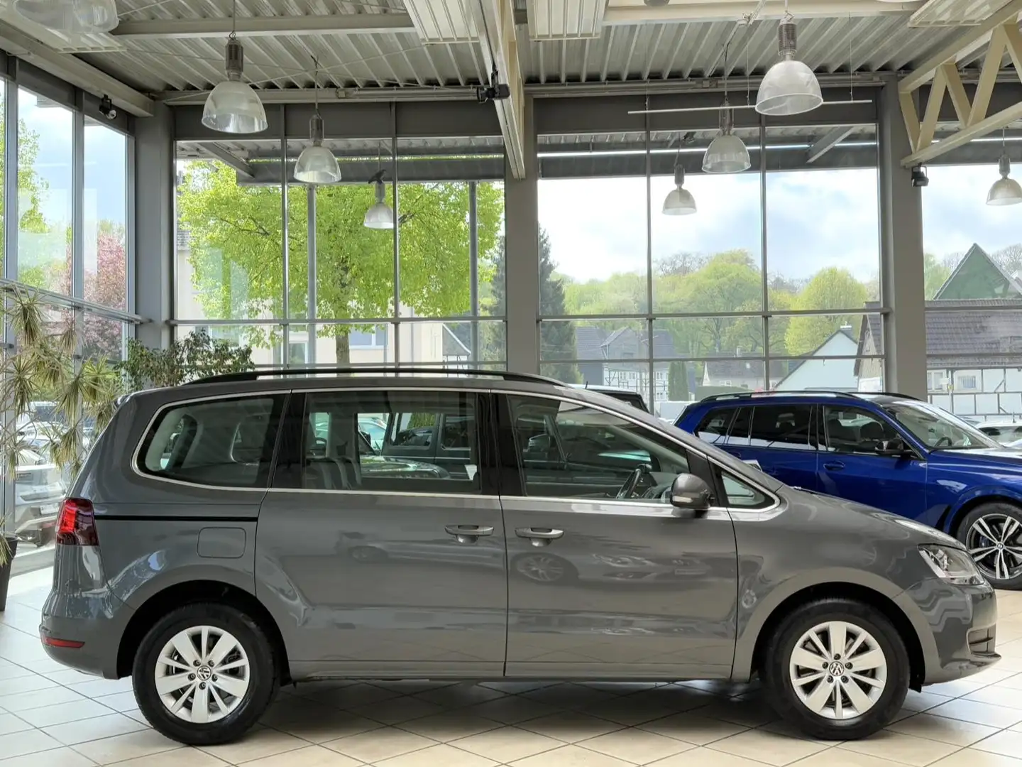 Volkswagen Sharan Volkswagen Sharan1.4 TSI Comfortline*1HAND*NAV* Grau - 2